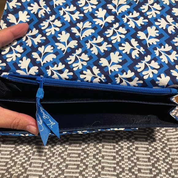 Vera Bradley Blue and White Floral Wallet - Picture 2 of 5